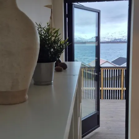 Apartman Yggdrasil Sea View *